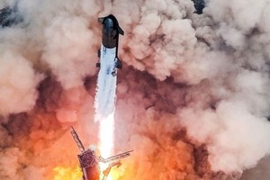 SpaceX успішно завершила четвертий випробувальний політ Starship
