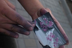 Ужгородський художник пальцями малює шедевральні картини за 2 хвилини