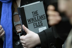 Письма Макрона опубликовали на WikiLeaks, но кому это теперь нужно?