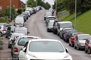 Жителі британського містечка радикально розв'язали проблему незаконного паркування