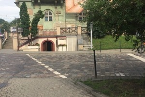 «Культурне дно»: у Львові в театрі ім. Заньковецької відкрився еротичний клуб