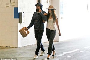 ДиКаприо встречается с приемной дочкой Аль Пачино