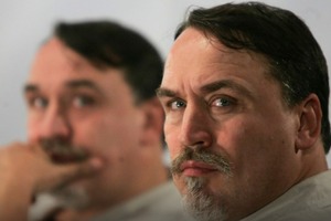 Внезапно скончался один из украинских братьев-писателей Капрановых