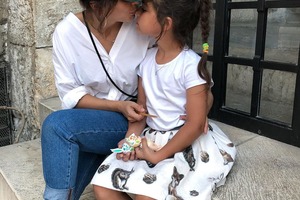 Свечи и молитвы: Лорак впервые, после измены мужа, вышла на связь