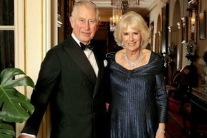 Без Елизаветы: опубликована новая официальная фотография королевской семьи Великобритании