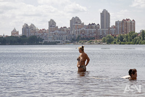 В Киеве открыли 13 официальных пляжей, но купаться можно только на 11 – Плесо 