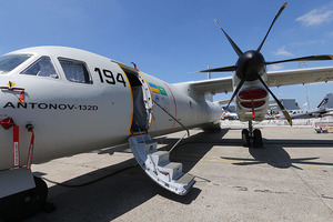 Украина похвалилась на Le Bourget новеньким Ан-132D, а Россия привезла только макеты