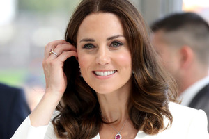 Фото ребенка Кейт Мидлтон и Уильяма с принцем Чарльзом растрогало до слез