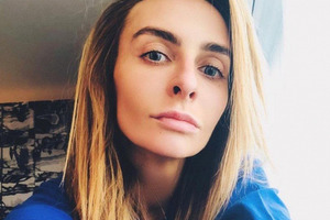 Скандальна Варнава знову оголилася для фотосесії