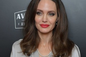 Анджелина Джоли купила детям опасное животное