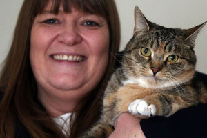 Была злющая, но стала ласковой. Как кошка дважды спасла хозяйку от рака