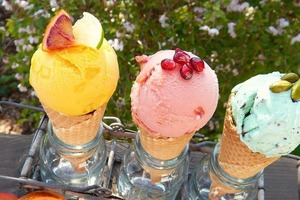 Кому категорически нельзя есть мороженое