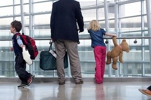 Чи можна вивезти дитину за кордон, якщо один із батьків проти?