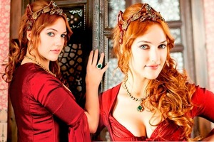 Зірка «Величного століття» Мер'єм Узерлі феноменально схудла