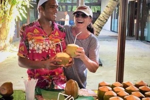 Ротару продолжает радовать фотографиями с отдыха на Мальдивах