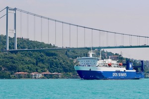 Промахнулися. 12 мігрантів-невдах плавають між Одесою і Стамбулом майже два місяці