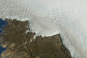 На глубине 1 км во льдах Гренландии нашли огромный кратер от удара метеорита