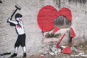 В Крыму появился неизвестный уличный художник. Его работы поражают до глубины души 