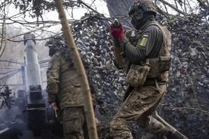 Аналітик Дару Массікот: якщо терміново не наростити допомогу Україні, до літа ЗСУ можуть втратити здатність тримати фронт