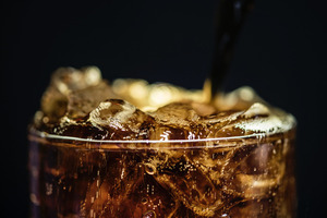 Похудеете, но заболеете раком. Ученые призывают отказаться от напитков с заменителем сахара