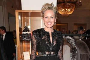 Шерон Стоун прийшла на захід у прозорій сукні