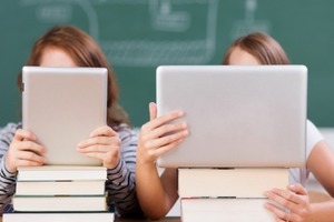 3 мільйони гривень вирішили роздати учням, що здали ЗНО краще за всіх