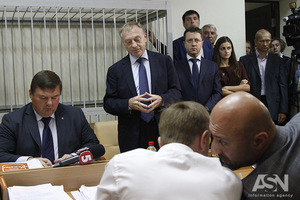 Поддержать в суде подозреваемого в госперевороте Лавриновича пришли нардепы Ларин, Скорик, Новинский и Вилкул  