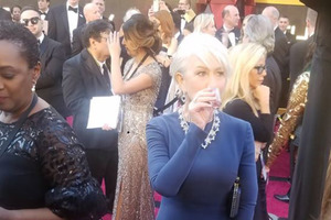 Знаменита актриса напилася просто на червоній доріжці