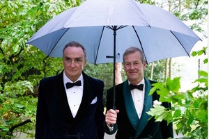 Первая гей-свадьба в королевской семье: кузен Елизаветы II вышел замуж за мужчину