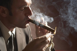 Курение мужчин увеличивает риск порока сердца у будущих детей