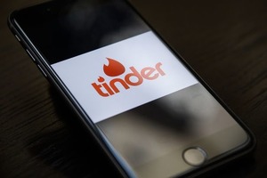 Manchester United будет рекламировать Tinder за баснословную сумму