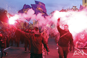 В честь УПА по центру Киева прошло факельное шествие