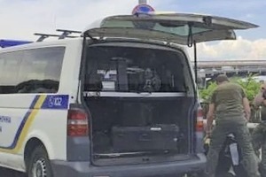 У Києві перекрили міст метро після повідомлення про мінування