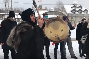 Сектанти в Росії провели обряд, щоб обвалити курс долара