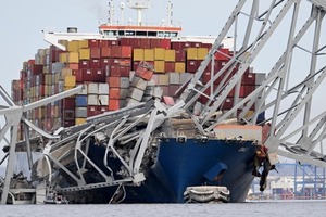 Украинец может быть капитаном судна, разрушившего мост в США: обнаружены новые детали аварии