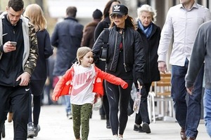 6-летняя дочь Виктории Бекхэм уже ходит на каблуках 