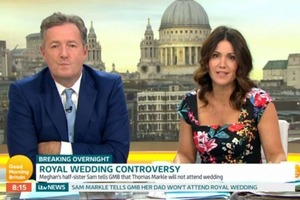 Не бути тобі лицарем: Британський телеведучий відчитав Бекхема за жуйку в церкві