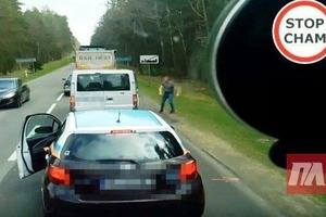 Свинство в ЕС не пройдет: Белорусов зло проучили за мусор на дороге