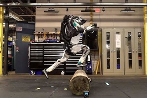 Boston Dynamics показала паркур робота Atlas