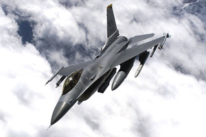 12 українських пілотів для F-16 будуть готові до літа, але союзники нададуть лише половину винищувачів, повідомляє NYT.