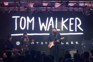 Беременная Меган Маркл показала глубокое декольте на приеме