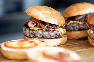 Булки ни при чем: установлена главная причина набора лишнего веса