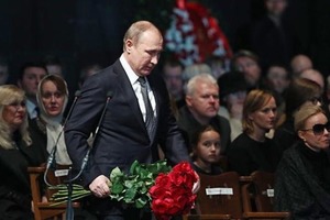 Путин пришел на похорон к Олегу Табакову
