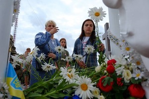 Отогнали за поребрик. Славянск и Краматорск отмечают третью годовщину освобождения от террористов