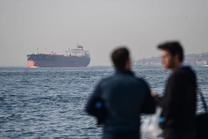 POLITICO: ЄС імпортує російську нафту, приховану іншим маркуванням