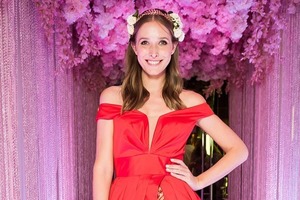 Катя Осадча порадувала шанувальників соковитим весняним образом