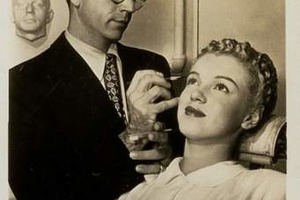 Сексуальная, юная: В сети появились неизвестные снимки Мэрилин Монро