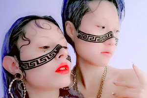 Дочь Джеки Чана женилась на девушке 