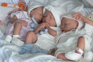 Четверо детей в 20 лет. Молодая черновчанка родила тройню