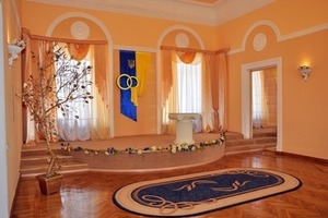 Украинка в День влюбленных вышла замуж за себя